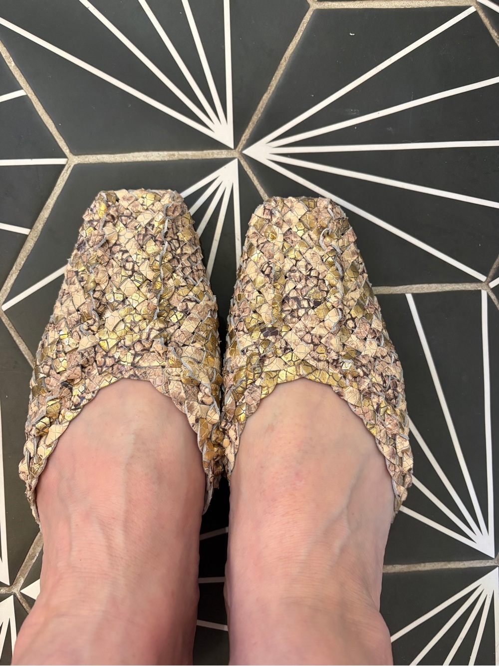 Vince Camuto leather Woven Metallic Gold and Beige Ballet Flats 7.5